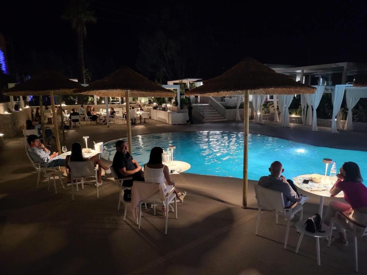 Hotel Oasi Blu Sardinia Santa Margherita di Pula Exterior foto