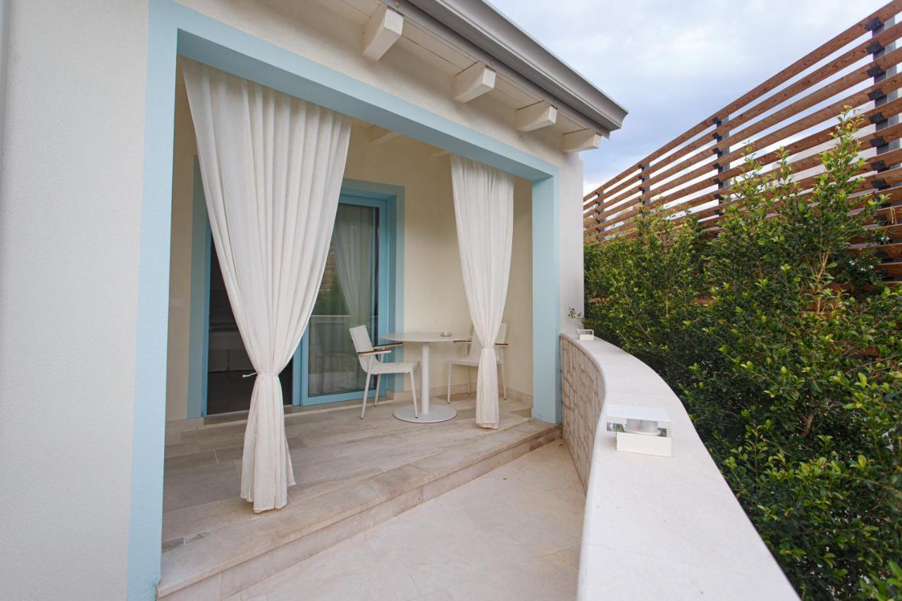 Hotel Oasi Blu Sardinia Santa Margherita di Pula Exterior foto