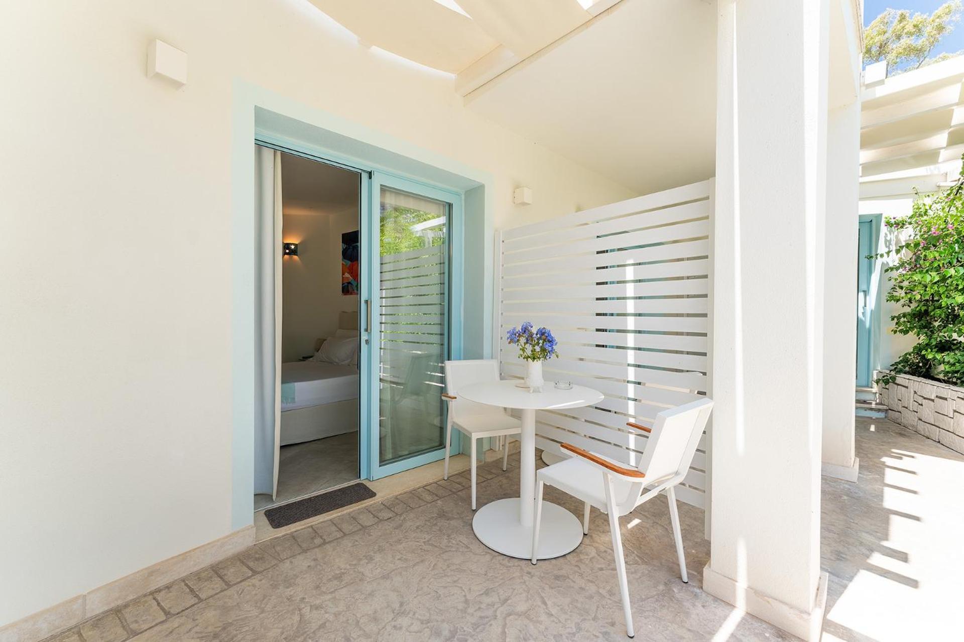 Hotel Oasi Blu Sardinia Santa Margherita di Pula Exterior foto